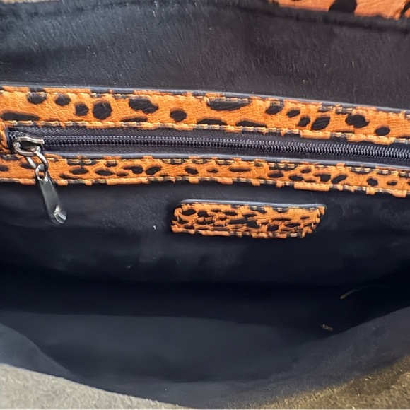 Betsey Johnson Cheetah Print Tote with Black Accents - Picture 7 of 10